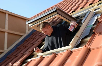 Pose de fenêtres de toit Velux à Rimogne